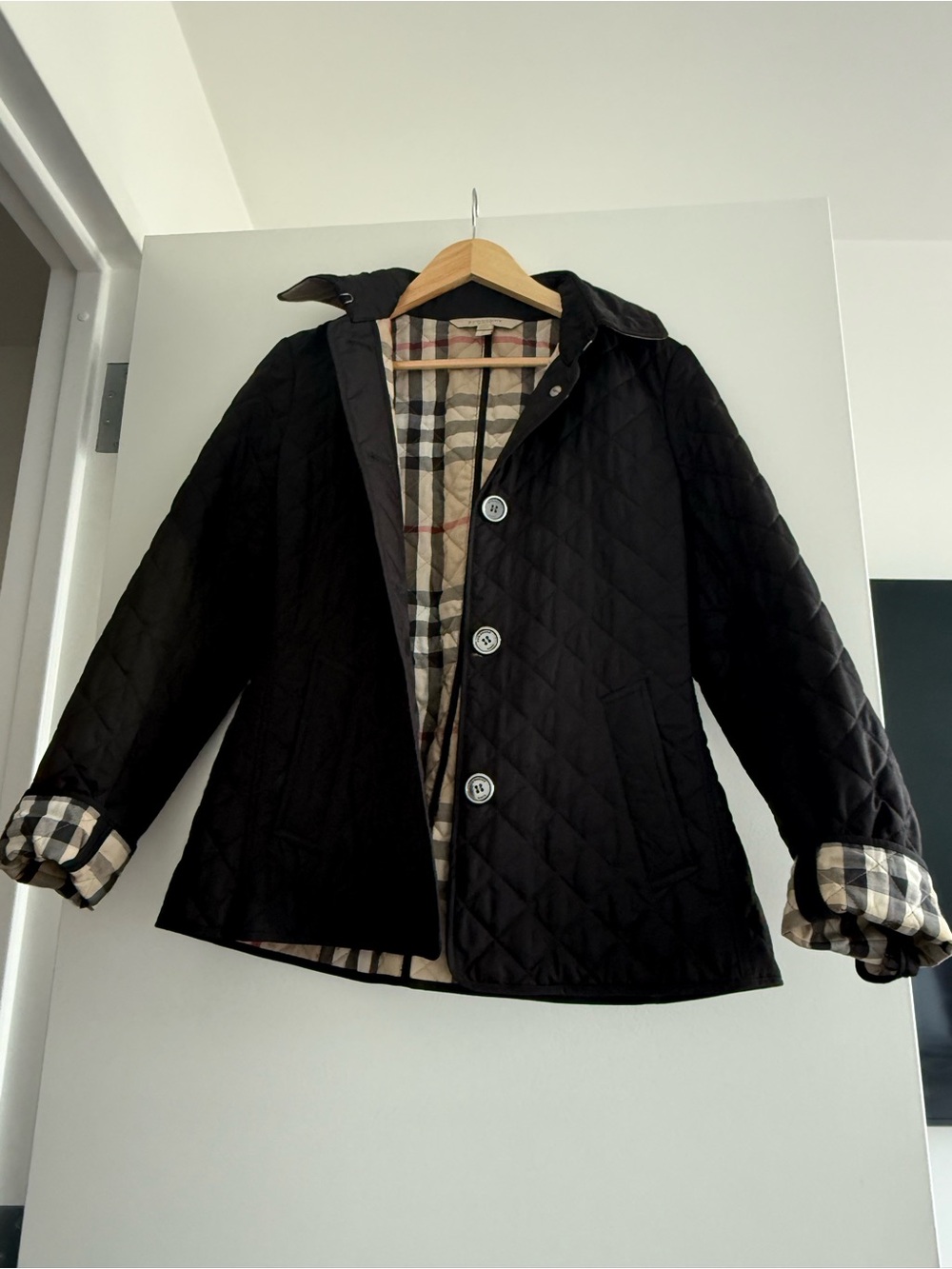 Burberry Black Quilted Puffer Jacket with Signature Check Lining